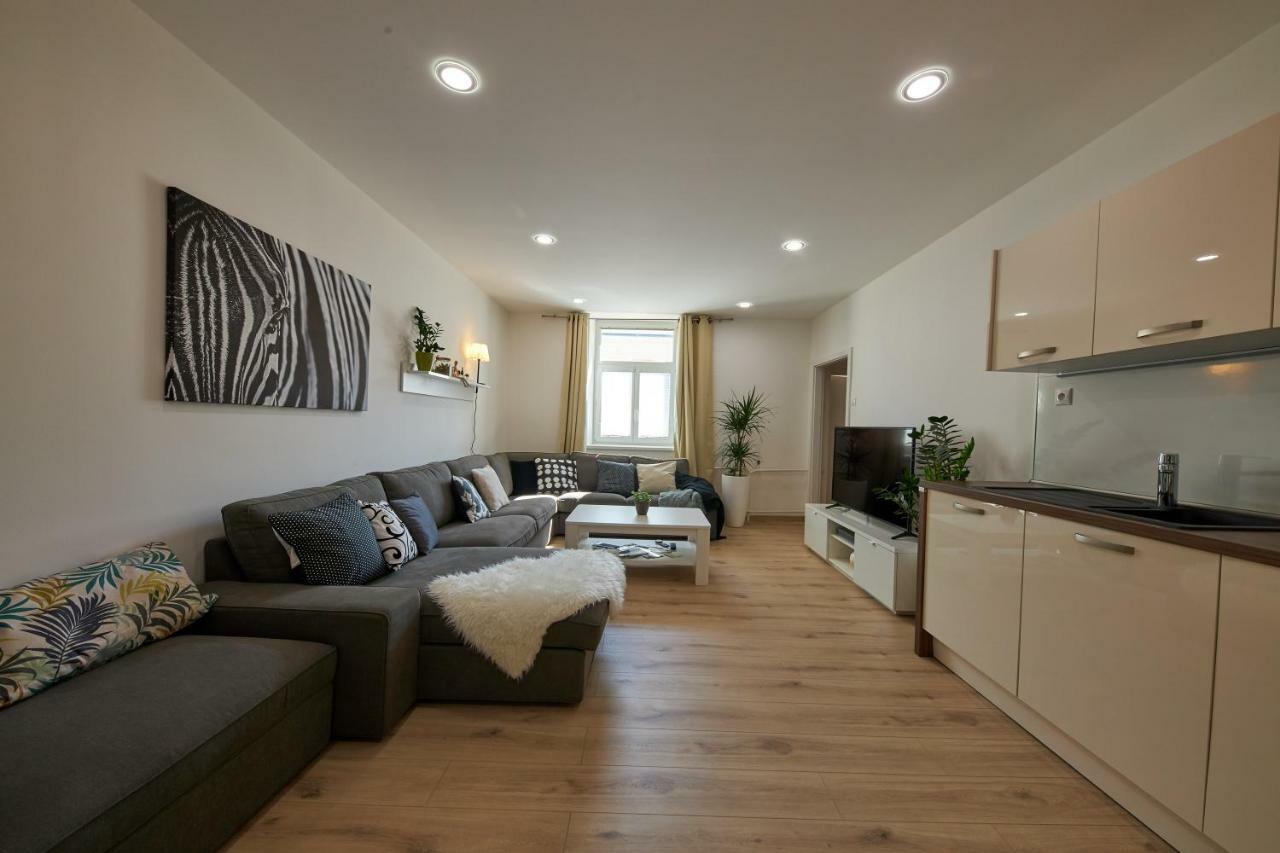 Le Monde Apartment Bratislava - Amazing 5Bdr In Downtown Exterior foto